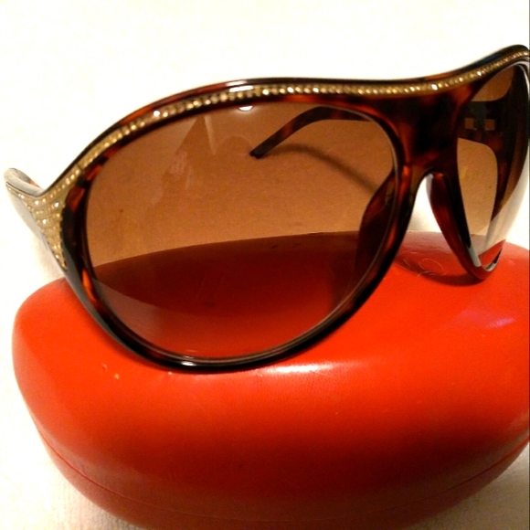 Valantino Garavani Limited Edition Sunglasses Unisex